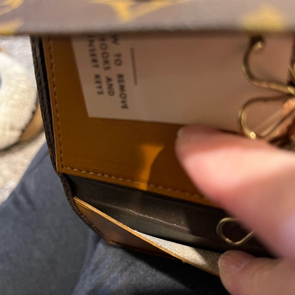 Louis Vuitton 6 Ring Key Case/ Key Holder Monogram 1970’s Saks 5th Avenue New - Picture 6 of 12